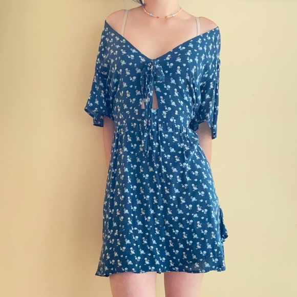 Xhilaration Teal Floral Keyhole Mini Dress - Picture 2 of 10